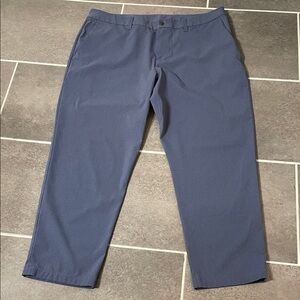 Lululemon ABC Classic-Fit Trouser *WovenAir size 38X28